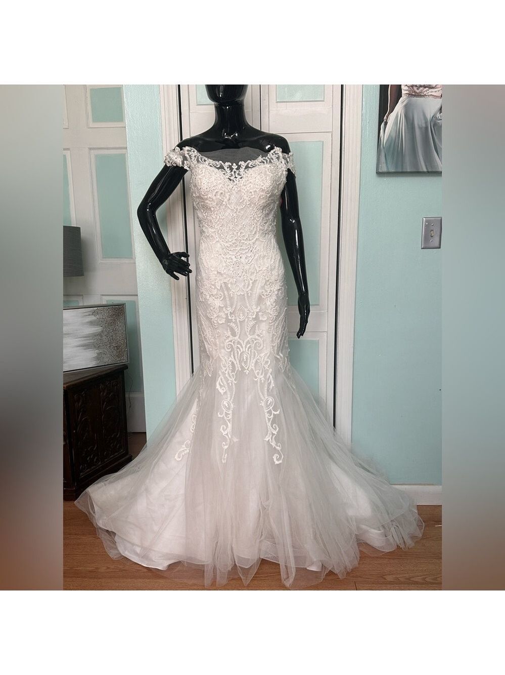 House of Wu Unique wedding gown dress Ivory Lace off the shoulder trumpet sz 10